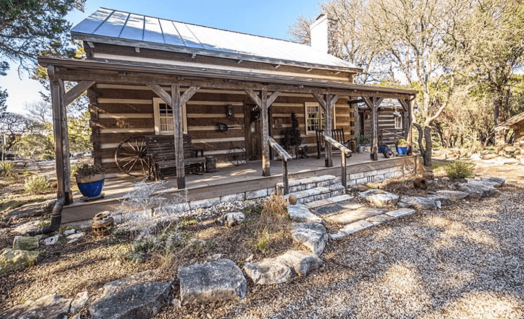 6 x 12 Traditional Log Home — photo 9 of 11
