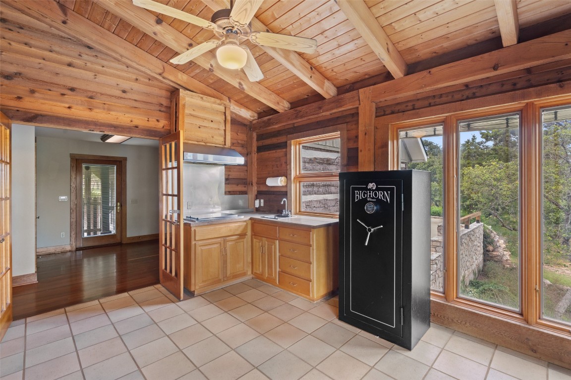 Briarcliff Timber Frame Retreat — photo 13 of 17