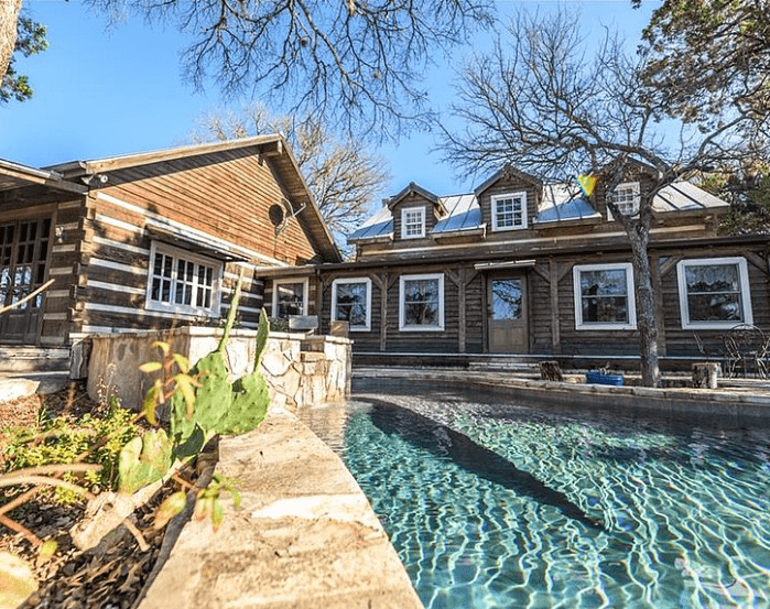 6 x 12 Traditional Log Home — photo 11 of 11