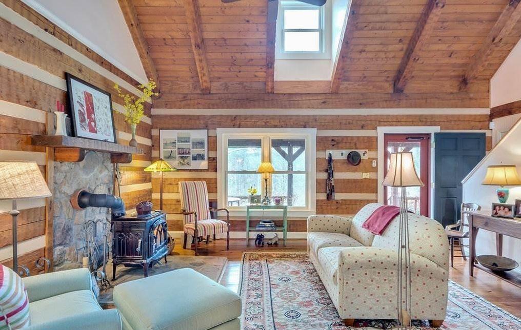 1994 Classic Log Home — photo 11 of 16