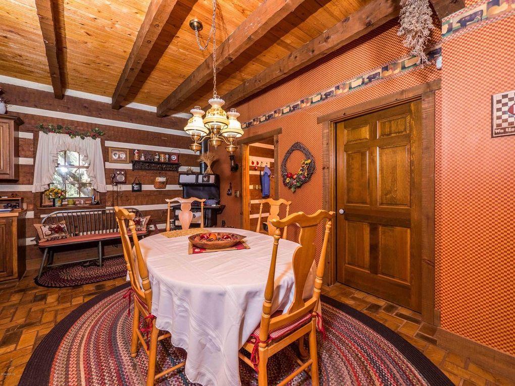Ocala, FL 1981 Log Home — photo 9 of 15