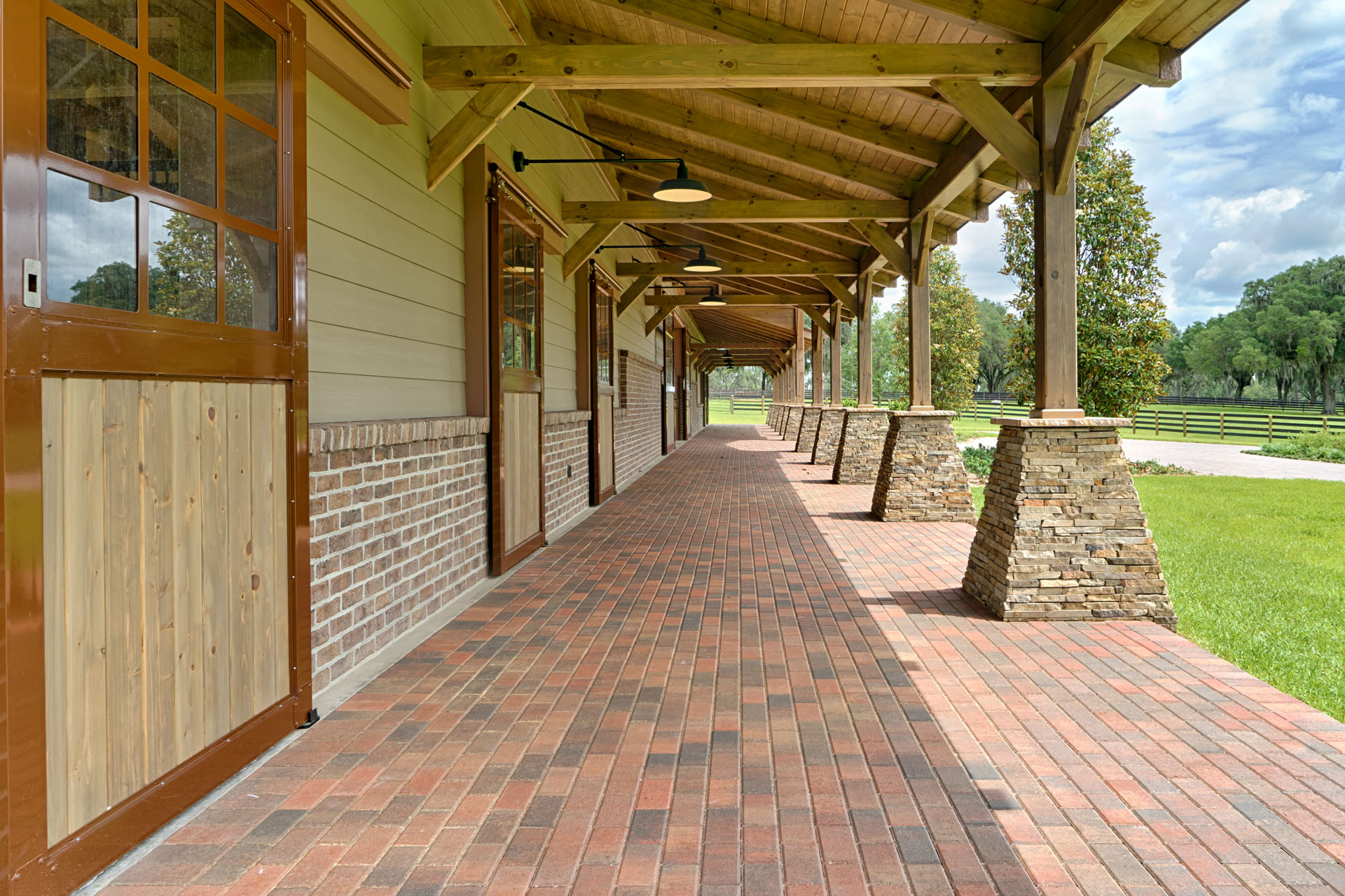 Ocala Thoroughbred Barn — photo 21 of 64