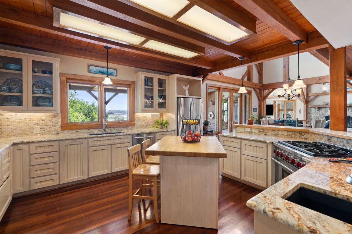 Briarcliff Timber Frame Retreat — photo 14 of 17