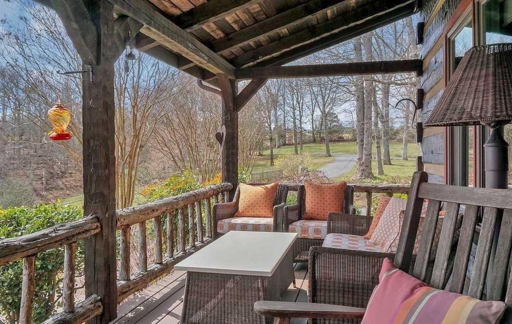 1994 Classic Log Home — photo 9 of 16