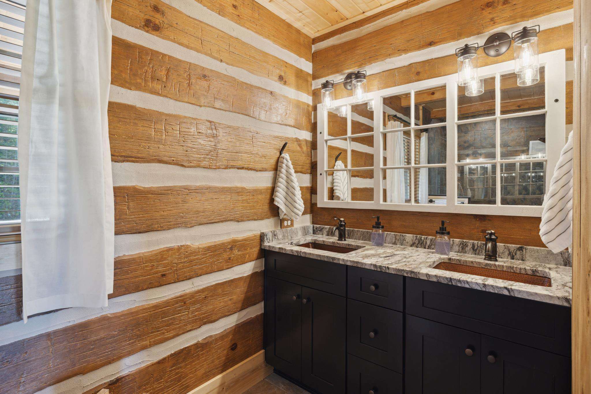 Beck Townsend Cabin — photo 14 of 20