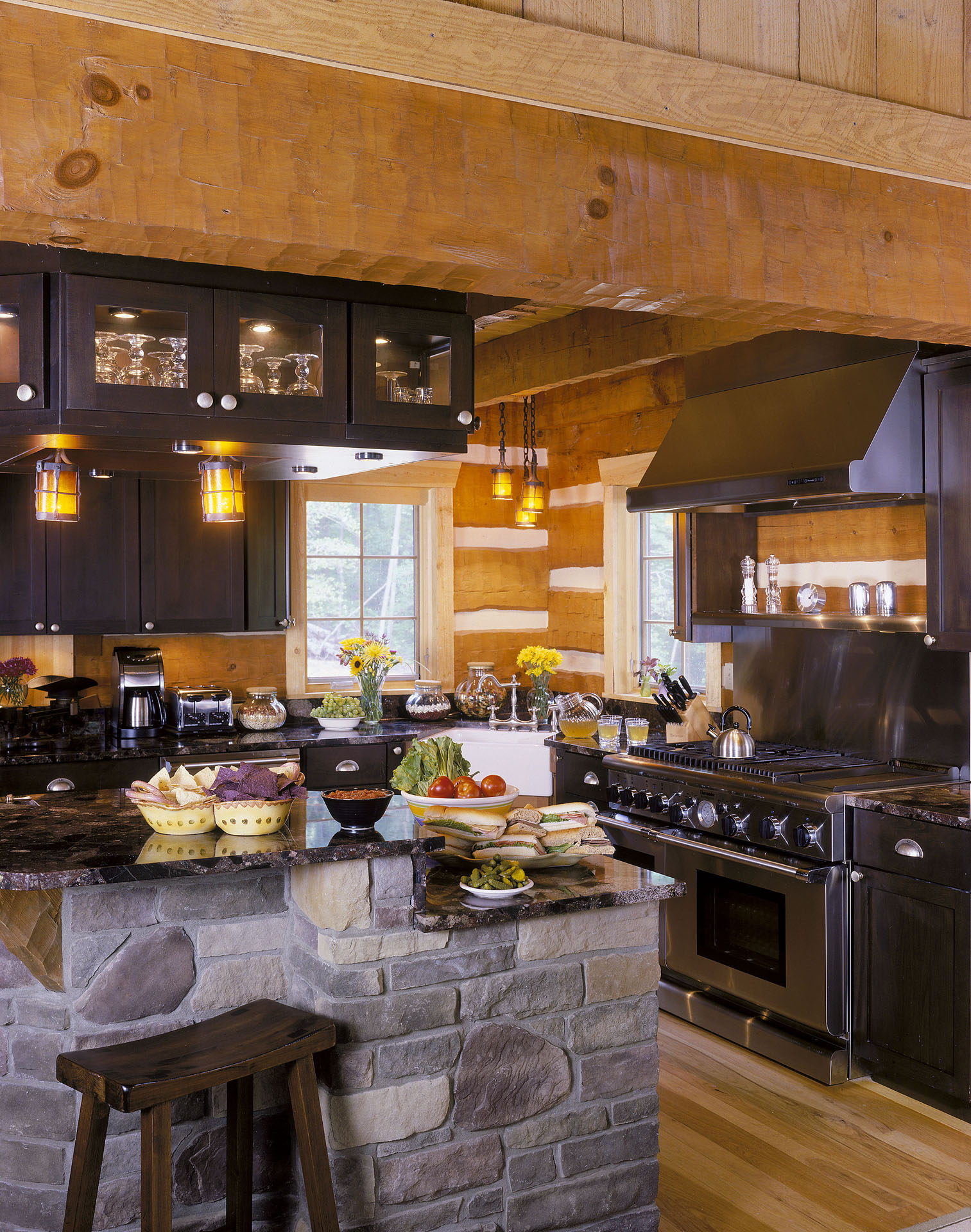 Jacobecy Log Home — photo 11 of 15