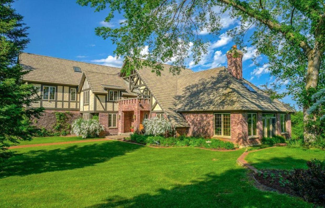 Timber Frame Mansion — photo 24 of 25