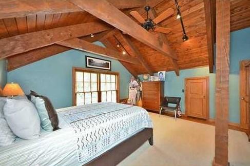Peregrin Traditional Log Home — photo 9 of 14