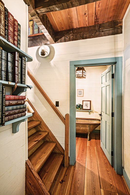 The Giles Guest House — the original hand-hewn cabin at Hickory Ridge, Dandridge, Tennessee