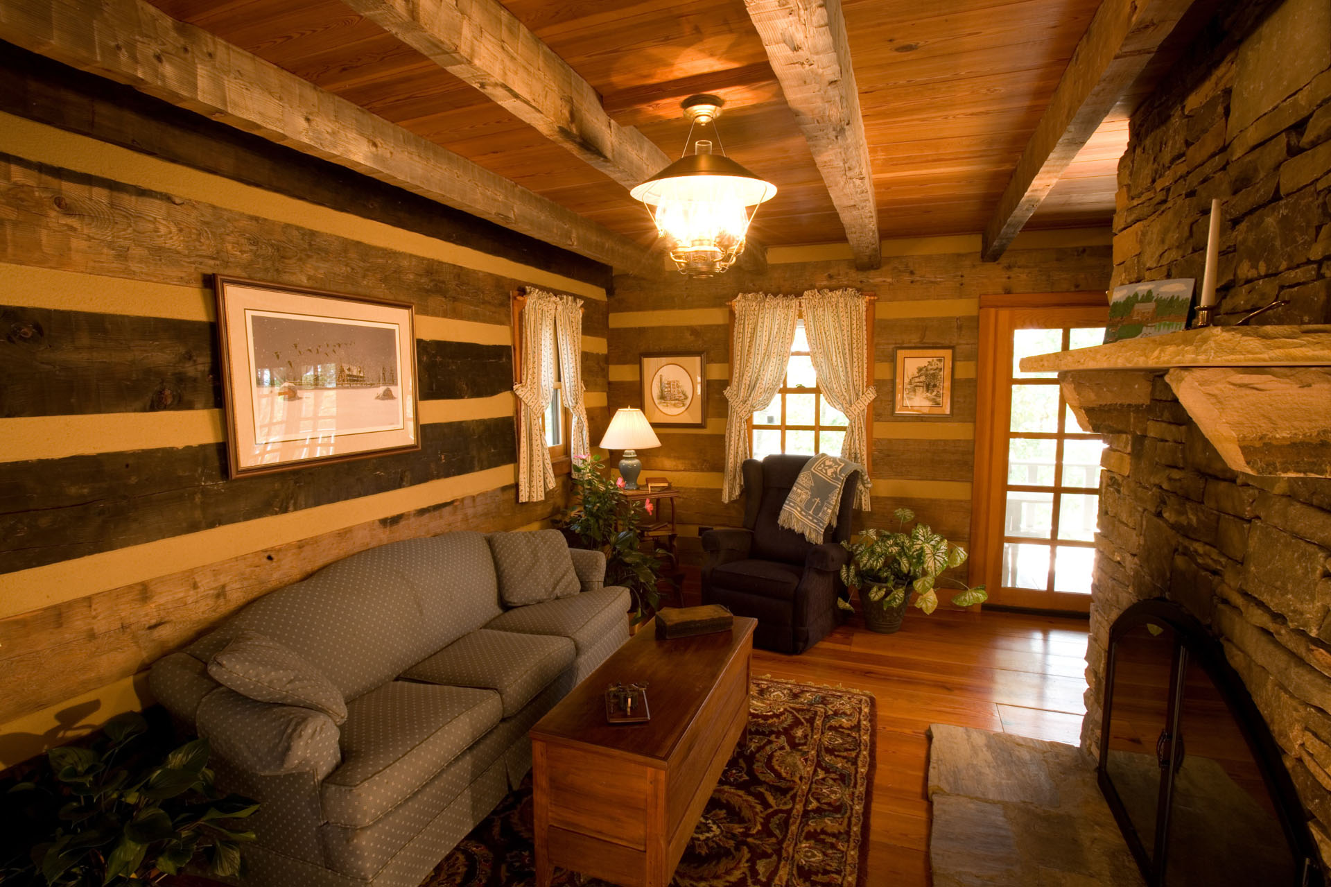 The Giles Guest House — the original hand-hewn cabin at Hickory Ridge, Dandridge, Tennessee